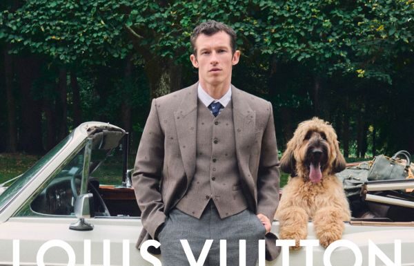Jude Bellingham e Callum Turner in versione dandy per Louis Vuitton Louis Vuitton presenta Callum Turner e Jude Bellingham nella campagna Pre-Collezione Uomo Primavera/Estate 2026 di Pharrell Williams
