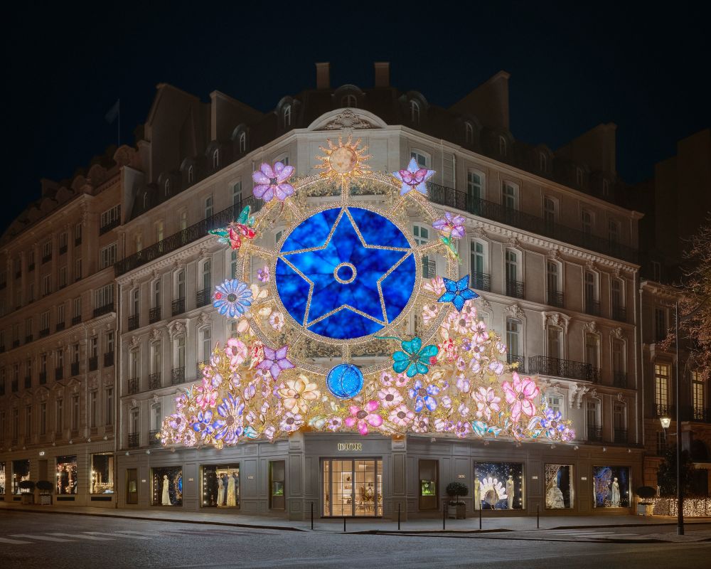Dior presents the Iconic 30 Montaigne and its Magical Decor for the Holiday Season