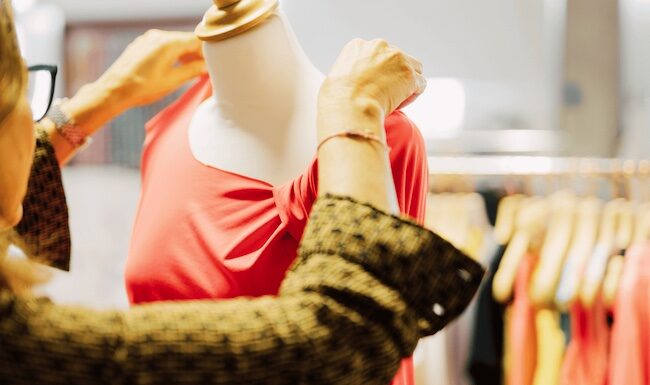 Produzione abbigliamento conto terzi: le aziende italiane che guidano il settore nel 2025 meeting group