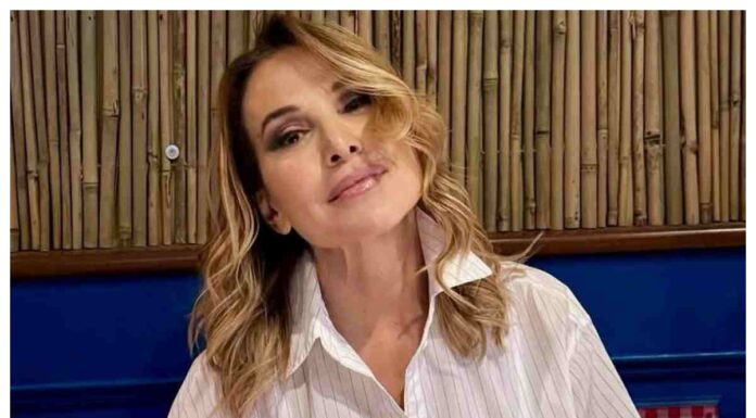 Barbara D’Urso, tutti pazzi per i suoi outfit a Ballando con le Stelle: come una vera regina Barbara D'Urso i look a Ballando