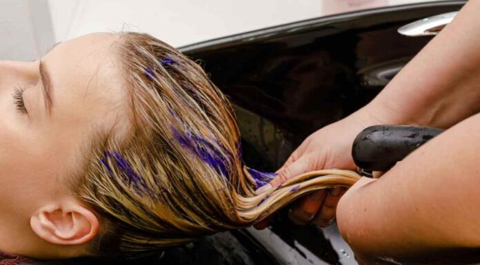 Tinta per capelli, basta ritocchi continui: il metodo degli hairstylist per farla durare il doppio Colore capelli