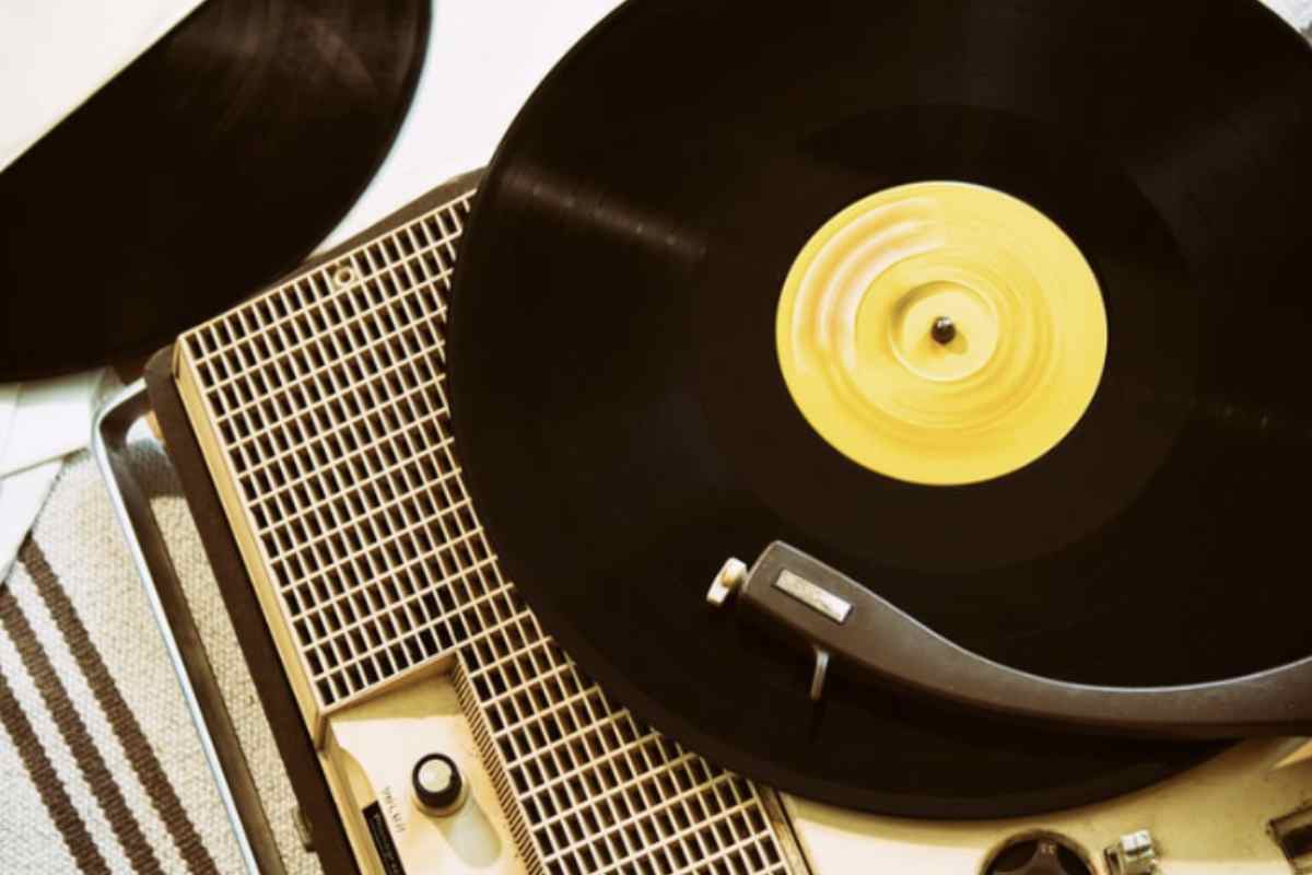Tra i dischi in vinile italiani più ambiti e preziosi spiccano quelli di alcuni artisti leggendari che hanno segnato la storia musicale del Bel Paese.