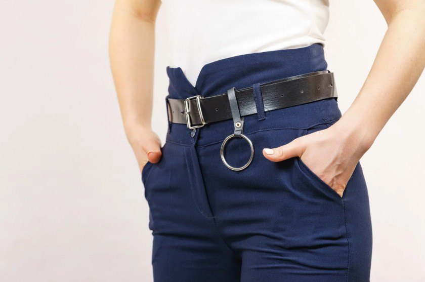 Pantaloni vita alta, must have