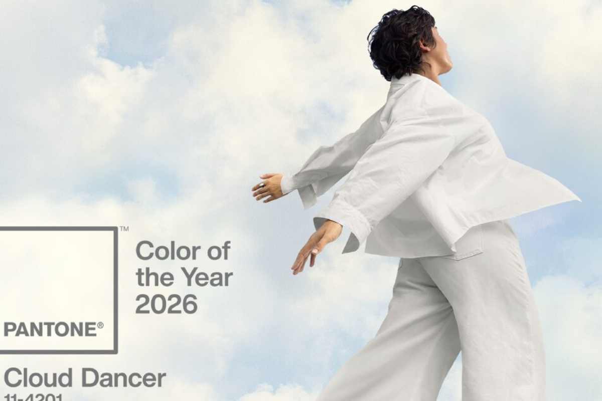Cloud dancer pantone