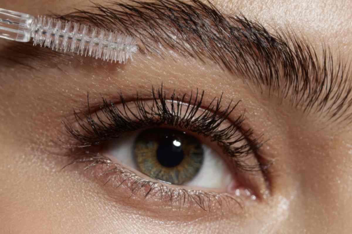 Secondo le indicazioni di esperti make-up artist italiani aggiornati alle ultime tendenze, un piccolo accorgimento può fare la differenza