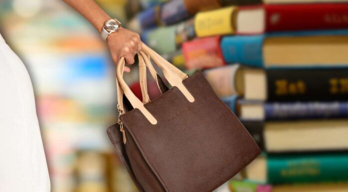 Da libro a borsa: l’idea fai da te geniale per dare nuova vita ai vecchi volumi polverosi (e avere un accessorio unico) borsa libri fai da te