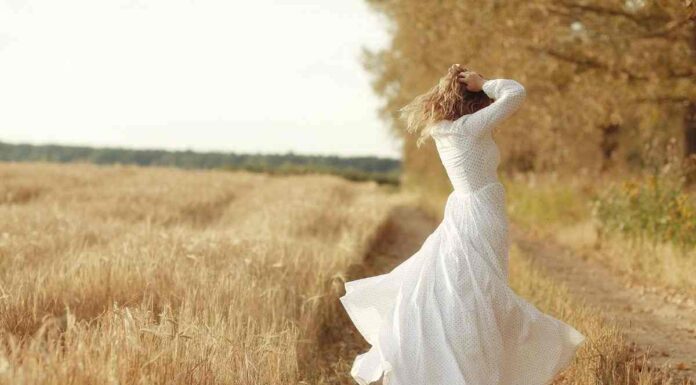 Il Cloud Dancer è il colore must del 2026: ma a chi sta bene? E come abbinarlo? colore bianco etereo 2026