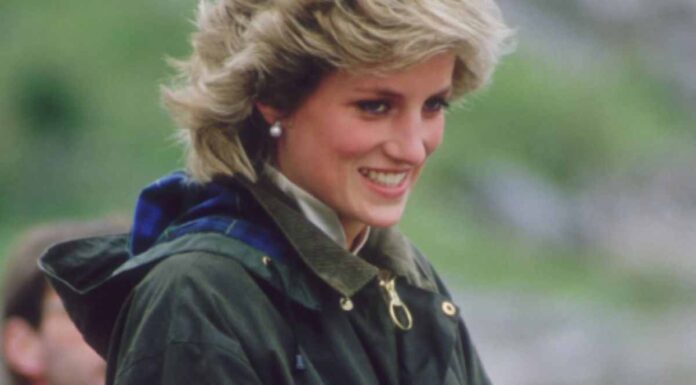 Lady Diana, tutti pazzi per i suoi look natalizi: gli outfit diventati trend lady diana outfit natalizi