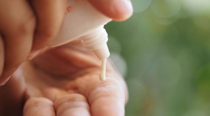 Anche le mani vogliono la skincare: con questo metodo diventano morbidissime mani skincare