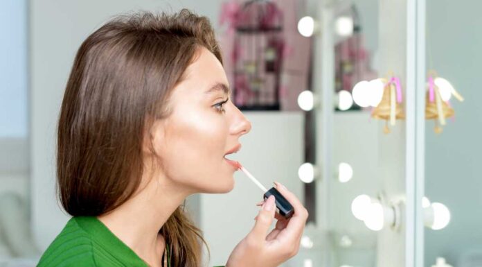 Quando ti metti il rossetto sembri un clown? Le make-up artist hanno un segreto per labbra perfette e definite rossetto matita labbra tutorial