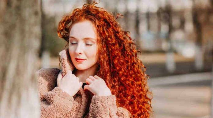 La tecnica dello scrunch che ha salvato i miei capelli mossi: più belli di così non li ho mai avuti scrunch tecnica capelli ricci