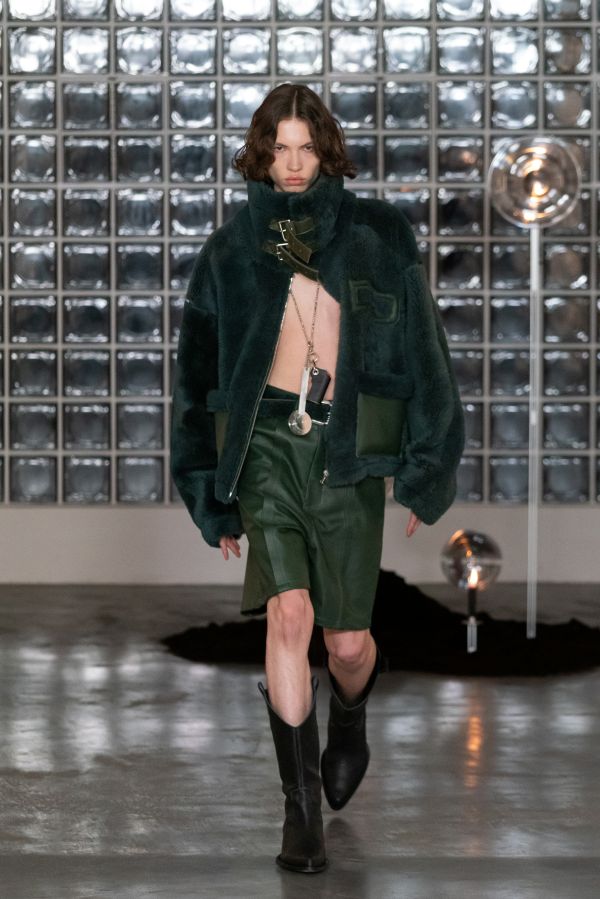 Domenico Orefice presenta LUMEN: la luce come atto fondativo di una nuova visione della moda indipendente DOMENICO OREFICE PRESENTA LA NUOVA COLLEZIONE LUMEN