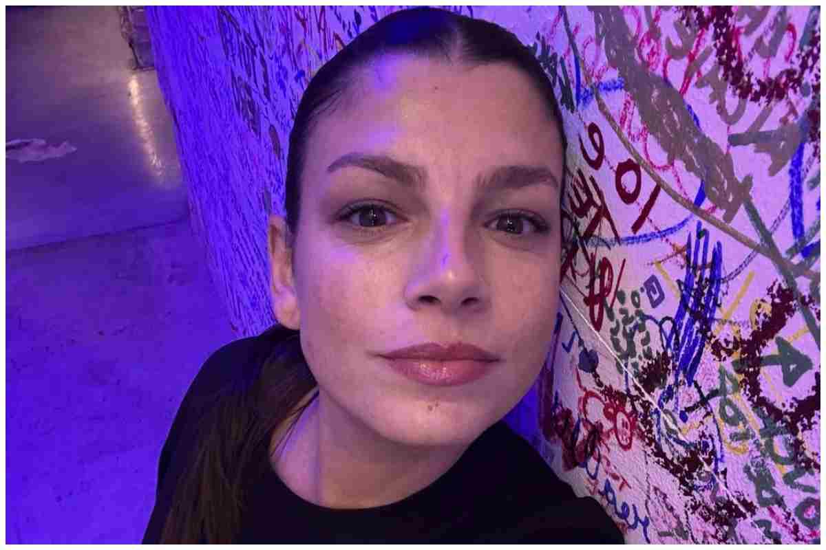 Emma Marrone i pantaloni sartoriali