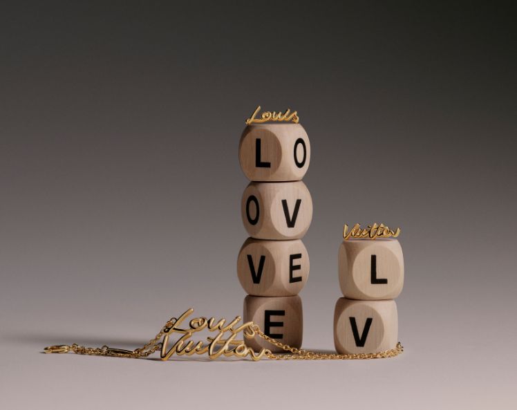 Louis Vuitton celebra l’amore con creazioni dal Savoir-Faire esclusivo Louis Vuitton celebra l’amore con una selezione di prodotti esclusivi dal Savoir-Faire unico