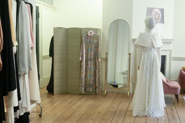 SABIRAH inaugura un nuovo capitolo nella Demi-Couture moderna.