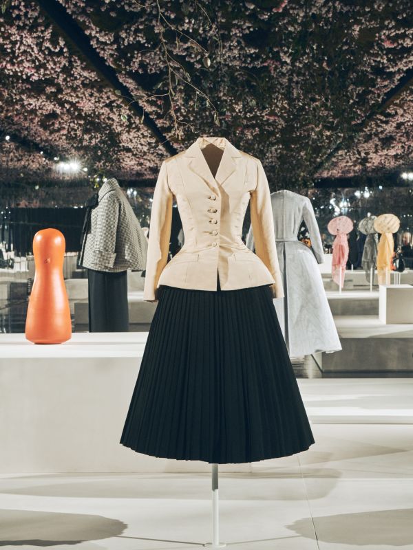 Diorpresents the "Grammar of Forms" Exhibition