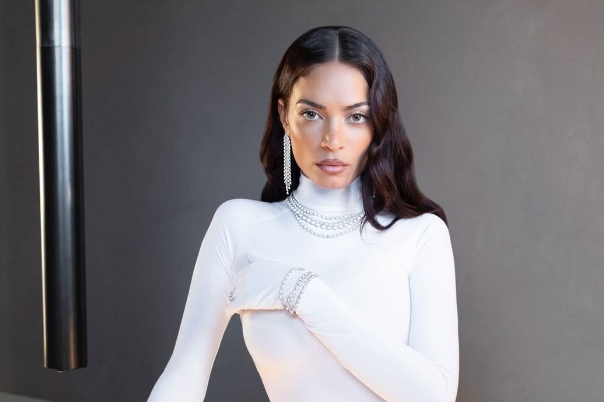 Il mini dress di Elodie è il modello che tutte vogliono, i disegni hanno un significato preciso elodie moda vestito audace