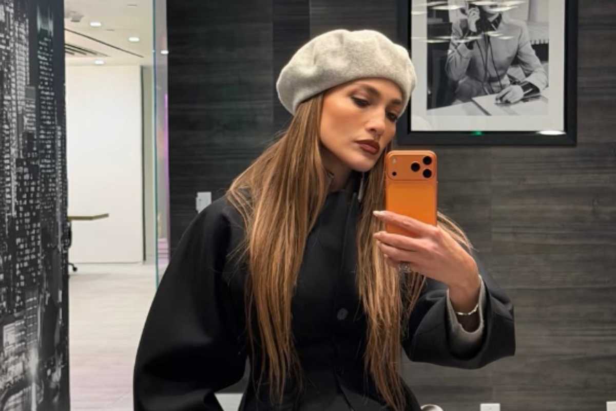 jennifer lopez outfit