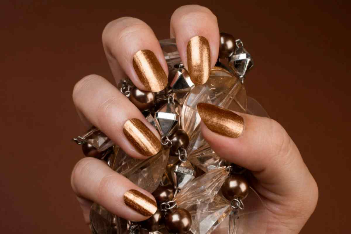 Da quando uso questo trucco, le unghie mi crescono lunghe e forti: addio ricostruzione mani unghie belle