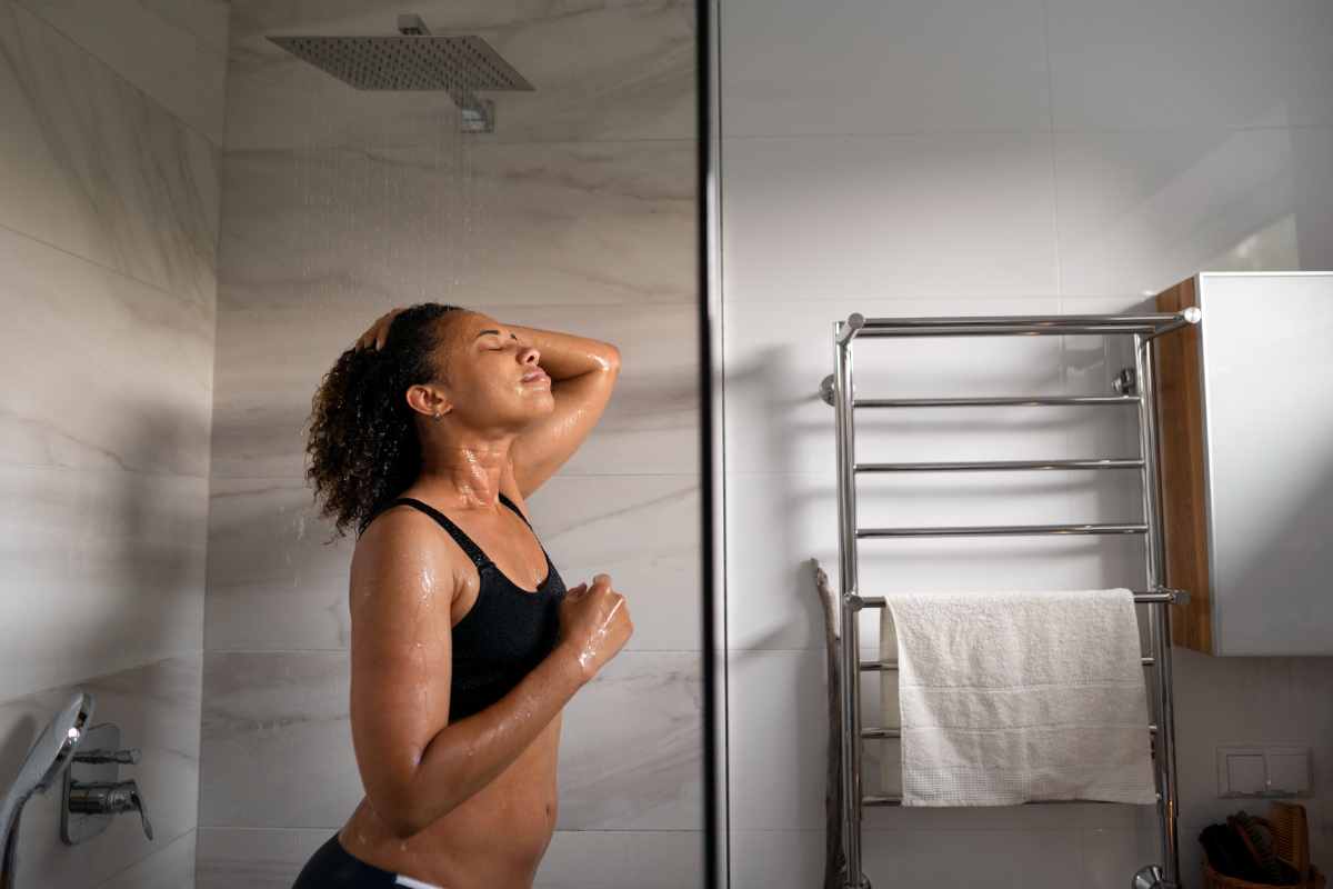 Tieni questa pianta vicino alla doccia e assisti alla magia: avrai la tua spa personale da 5 euro Una pianta in bagno vicino alla doccia