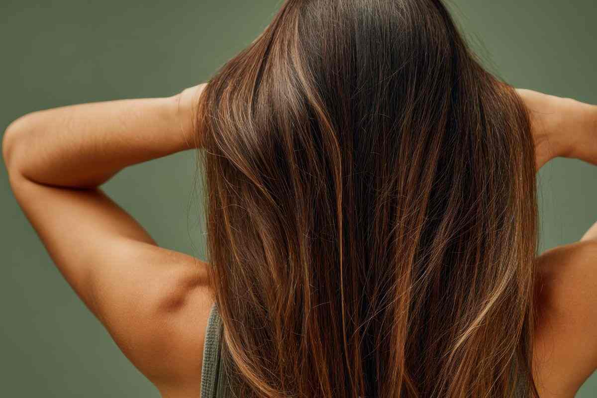 Piega perfetta anche in casa? Non serve spendere soldi, il trucco dei parrucchieri ti salva sempre piega perfetta a casa tua