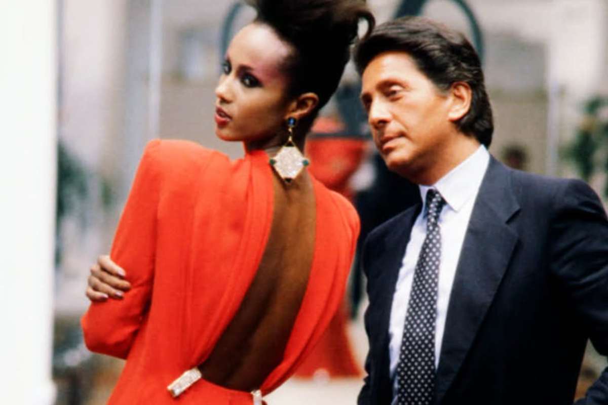 “Rosso Valentino”, la perfezione che celebra la donna: la storia del colore diventato icona rosso valentino origine colore