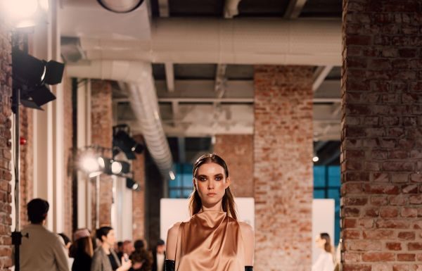 AFRAA ridefinisce l’eleganza globale e promuove il dialogo culturale tra Medio Oriente e Occidente AFRAA FW26