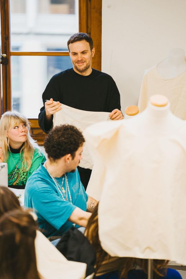 Sabato De Sarno con alcuni studenti IED Firenze