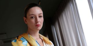 L’eccellenza sartoriale Comella di Aversa celebra la Giornata Internazionale della Donna L’eccellenza sartoriale Comella di Aversa. Per l’8 Marzo realizzato un foulard che è manifesto di forza, rispetto e libertà.