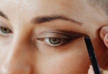 Ombretto tortora, il neutro che non sbaglia mai: a chi sta bene e come usarlo nel modo giusto ombretto tortora trucco