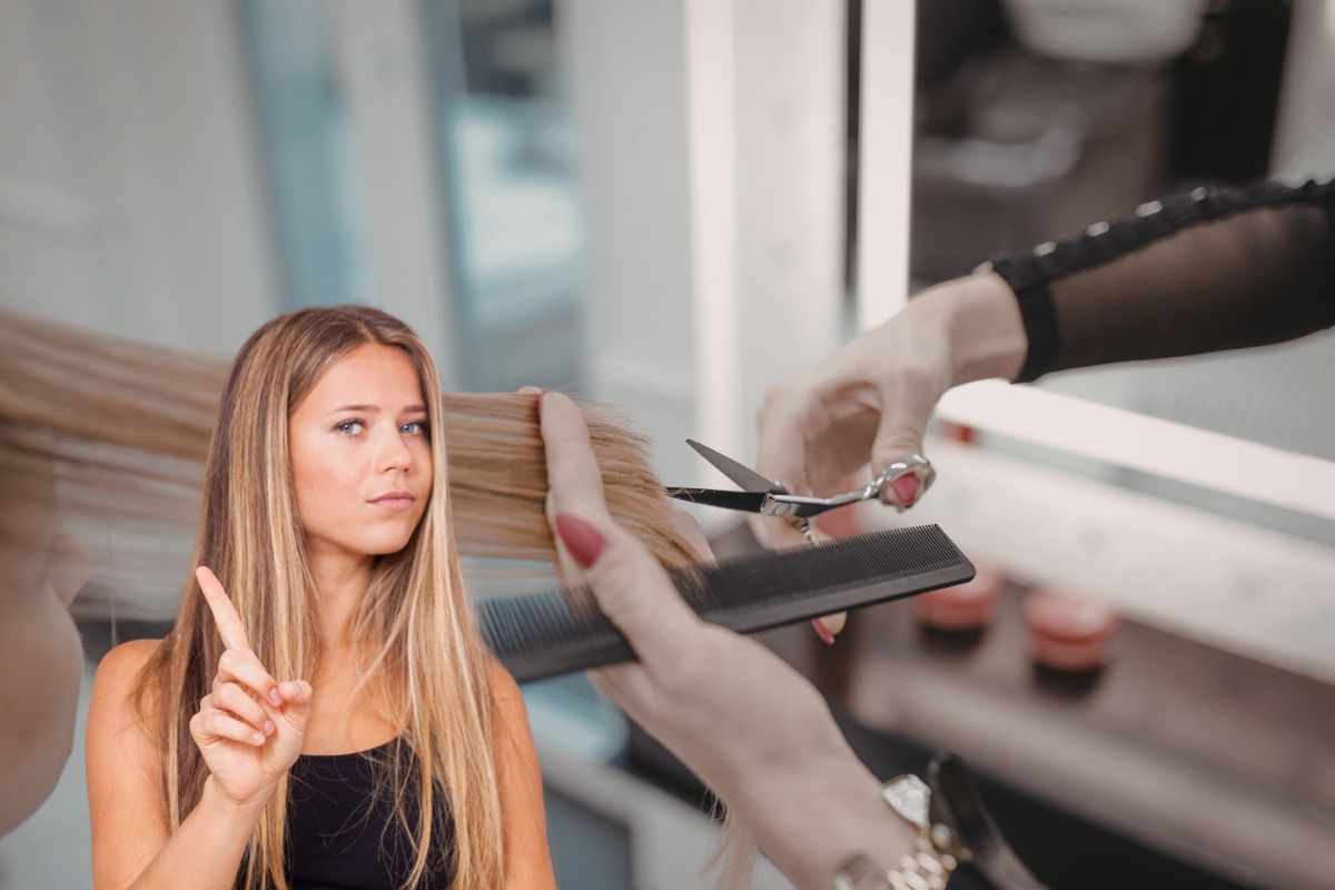 tagliare i capelli per rinforzarlo, sfatiamo un mito