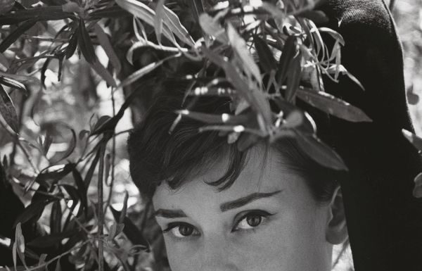 Audrey Hepburn: la biografia definitiva firmata dal figlio Sean Audrey Hepburn la biografia definitiva scritta dal figlio Sean