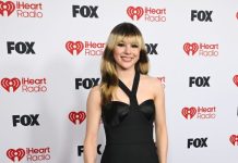 Alysa Liu ha indossato un look custom made Louis Vuitton ai iHeartRadio Music Awards 2026 a Los Angeles Alysa Liu ha indossato un look custom made Louis Vuitton ai iHeartRadio Music Awards 2026 a Los Angeles