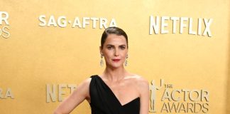 Keri Russell wears custom Louis Vuitton to the 32nd Annual Actor Awards Keri Russell wears custom Louis Vuitton to the 32nd Annual Actor Awards