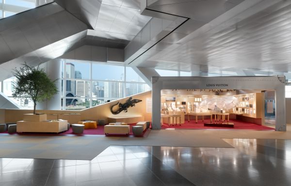 Louis Vuitton rende omaggio Frank Gehry ad Art Basel Hong Kong 2026 Stand Louis Vuitton ad Art Basel Hong Kong @ Common Studio