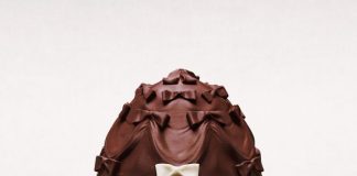 The Dior chocolate egg at 30 Montaigne by Yannick Alléno A couture confection unveiled: the Dior chocolate egg by multi-starred chef Yannick Alléno. Available exclusively at Le Jardin at 30 Montaigne.