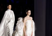 Stéphane Rolland turns Barcelona Bridal night into a tribute to Love. Stéphane Rolland turns Barcelona Bridal night into a tribute to Love.