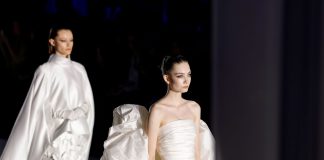 Stéphane Rolland turns Barcelona Bridal night into a tribute to Love. Stéphane Rolland turns Barcelona Bridal night into a tribute to Love.