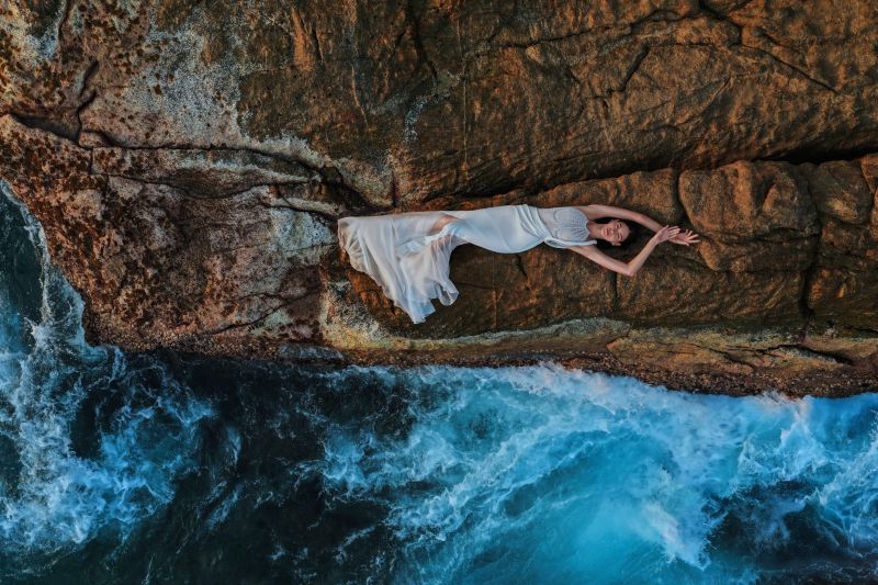 SpringSummer 2026 Campaign “The Eternal Nautilus”. Un viaggio visivo tra luce, mare e metamorfosi contemporanea