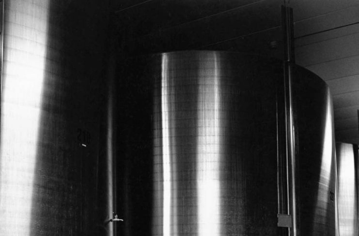 Helmut Newton’s Berlin Masterclass: unveiling the ‘One-Off Album’ and the Art of ‘Rooms / Stages’ "Rooms / Stages" is on view at the Newton Foundation from 5 June until 15 November!