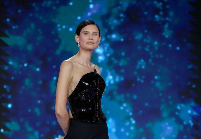 Bianca Balti incanta i David di Donatello 2026: il fascino scultoreo firmato Issey Miyake Bianca Balti in Issey Miyake ai David di Donatello 2026