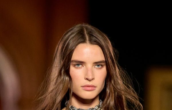 Louis Vuitton Cruise 2027: il make up naturalmente sofisticato di Pat McGrath Louis Vuitton Cruise 2027: il make up naturalmente sofisticato di Pat McGrath