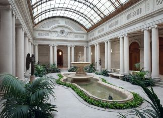 La sfilata Louis Vuitton Cruise 2027 si terrà il 20 maggio alla The Frick Collection a New York La sfilata Louis Vuitton Cruise 2027 si terrà il 20 maggio alla The Frick Collection a New York