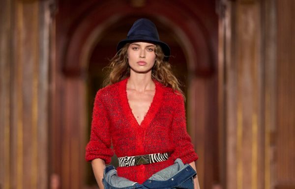 Louis Vuitton Cruise 2027 Fashion Show A tale of two cities. For the Louis Vuitton Cruise 2027 collection, Nicolas Ghesquière forges connection - between the distinct identities and realities of Paris and New York, and between the cities within that city, its dichotomies, its dualities.