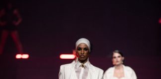 EROTICA, la prima collezione di Lauro De Marinis per Dondup, sfila allo Stadio San Siro EROTICA, la prima collezione di Lauro De Marinis per Dondup, sfila allo Stadio San Siro
