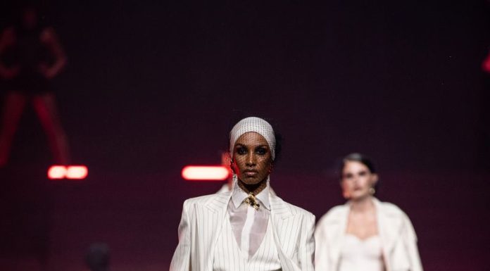 EROTICA, la prima collezione di Lauro De Marinis per Dondup, sfila allo Stadio San Siro EROTICA, la prima collezione di Lauro De Marinis per Dondup, sfila allo Stadio San Siro