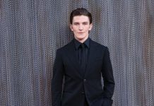 Ewan Mitchell ha indossato un look Louis Vuitton alla premiere della terza stagione di “House of Dragons” Ewan Mitchell ha indossato un look Louis Vuitton alla premiere della terza stagione di "House of Dragons"