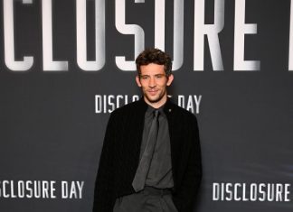 Dior presents Josh O’Connor Dior presents Josh O'Connor