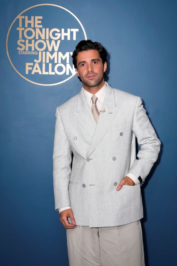 Fabien Frankel ha indossato un look Louis Vuitton al "The Tonight Show Starring Jimmy Fallon"