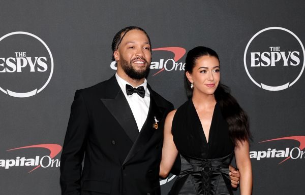 Jalen Brunson ha indossato un look Louis Vuitton ai 2026 ESPY Awards Jalen Brunson ha indossato un look Louis Vuitton ai 2026 ESPY Awards